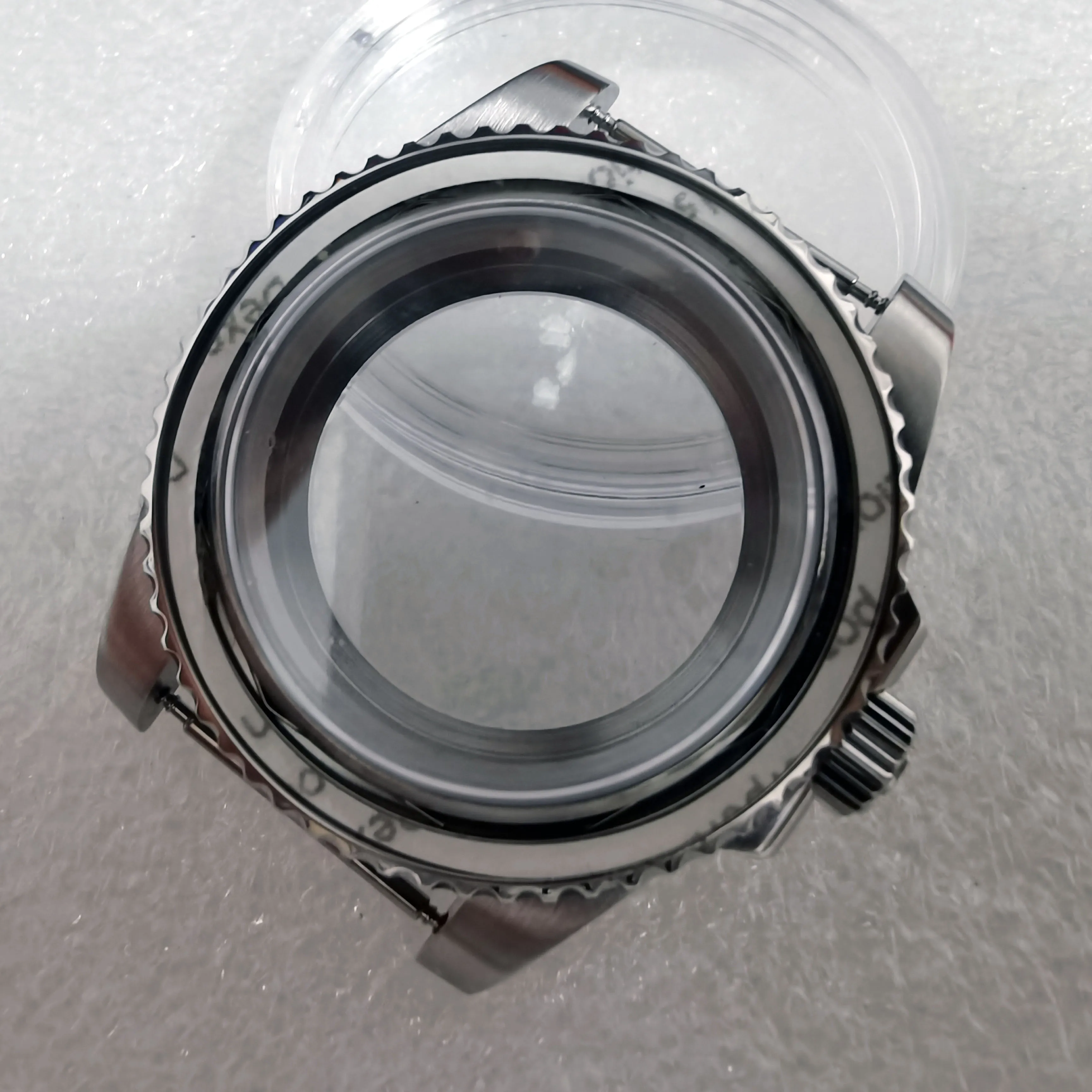 40 мм Нержавеющая сталь Прозрачное нижнее белье 100 м к югу Часы чехол подходит для