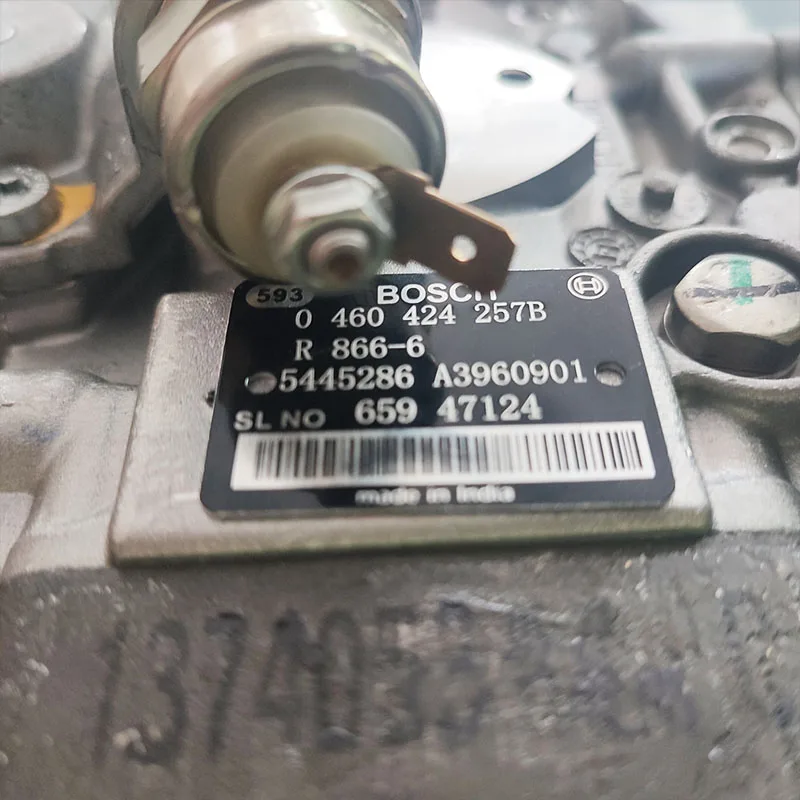 Новый оригинальный Топливный насос VE для двигателя DCEC Cummins 4BT 0 460 424 326J / 5445286 A3960902