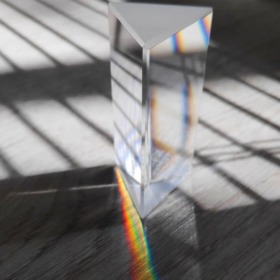 

30x30x50mm Triangular Prism K9 Optical Prisms Glass Physics Teaching Refracted Light Spectrum Rainbow Children Students Present
