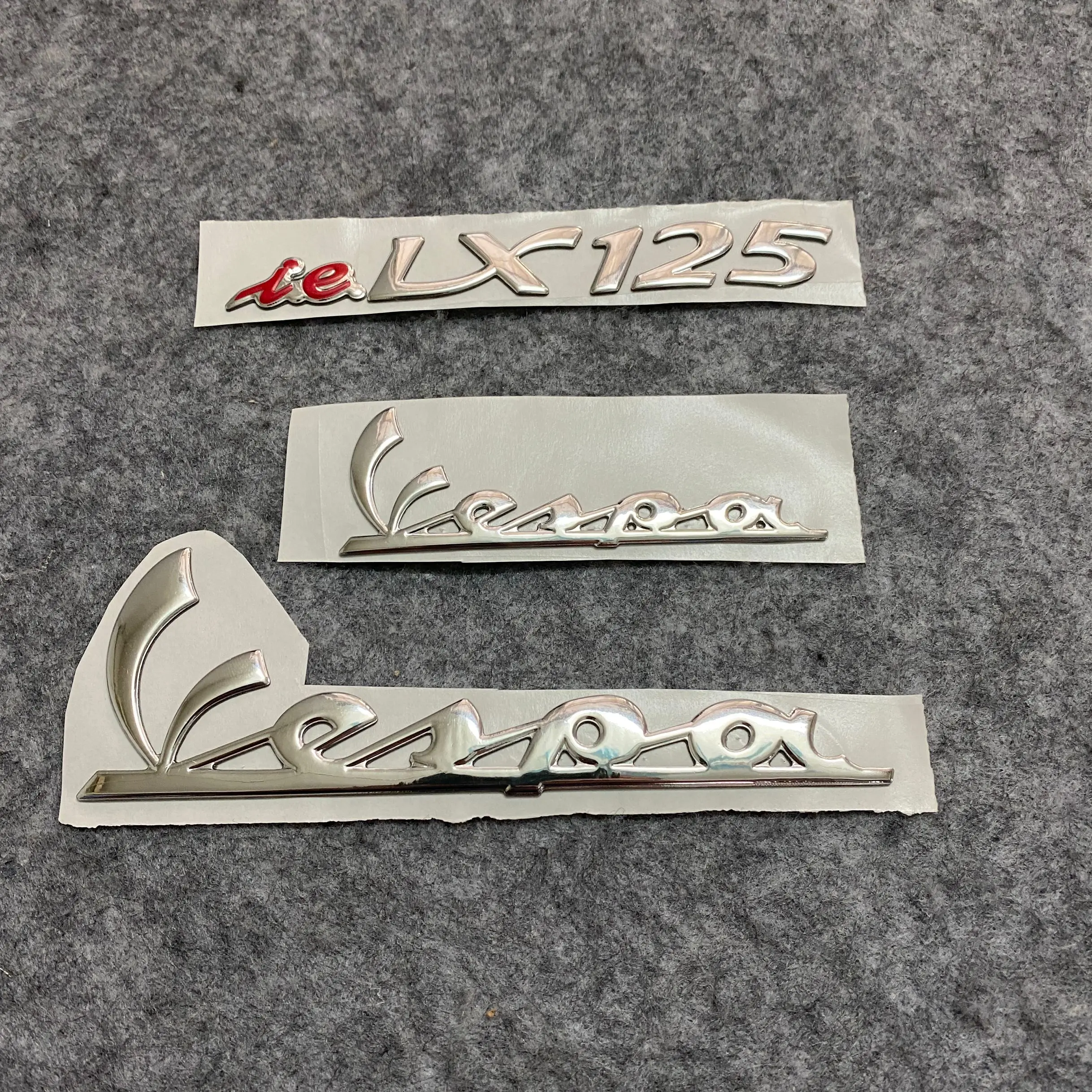 

Motorcycle stickers Plate shell decal Fairing stickers VESPA LOGO Stickers FOR VESPA120 LX125 LX 125 VESPA 125