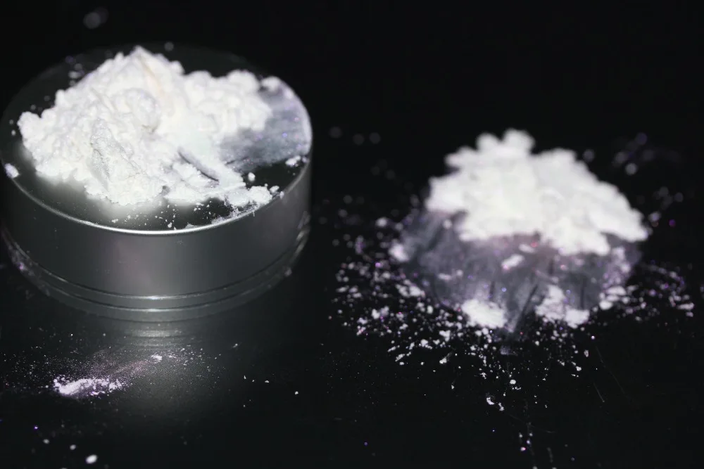 Набор тушей с хайлайтер белого цвета и слоновой кости блестящие розовым алмазом