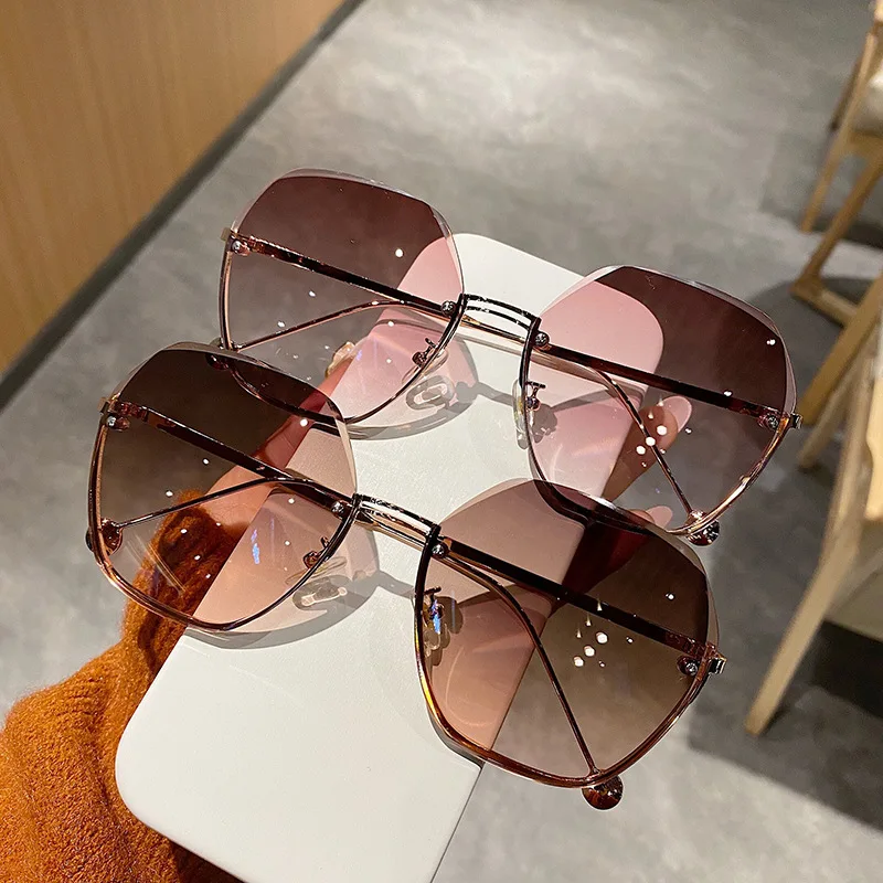 

New Fashion Rimless Sunglasses Women Gradient Lens Sun glasses Luxury Brand Female Metal Shades UV400 Eyewear oculos de sol