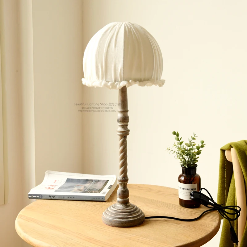 

Beautiful Lamp Set The Morning Dew Desk Lamp Northern Europe Rural Cotton Bedside Literature B & B Should Family