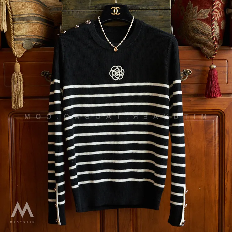 

Floral Stripe Knitted Sweater for Woman Autumn Winter Dresigner Luxury Knitwear Jumper Jersey Harajuku Kpop Korean Style