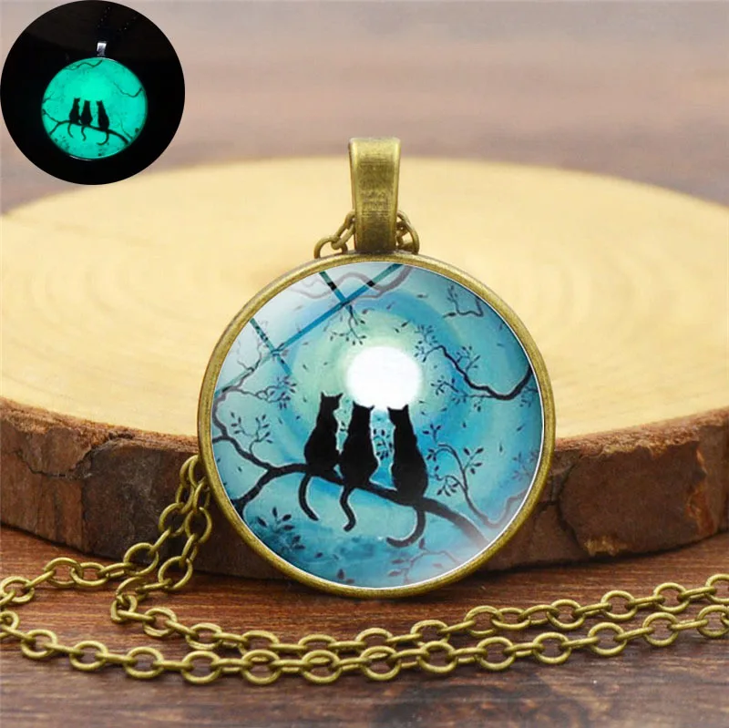Cross-border hot sale black cat under the stars luminous time gem necklace alloy pendant European and American popular |