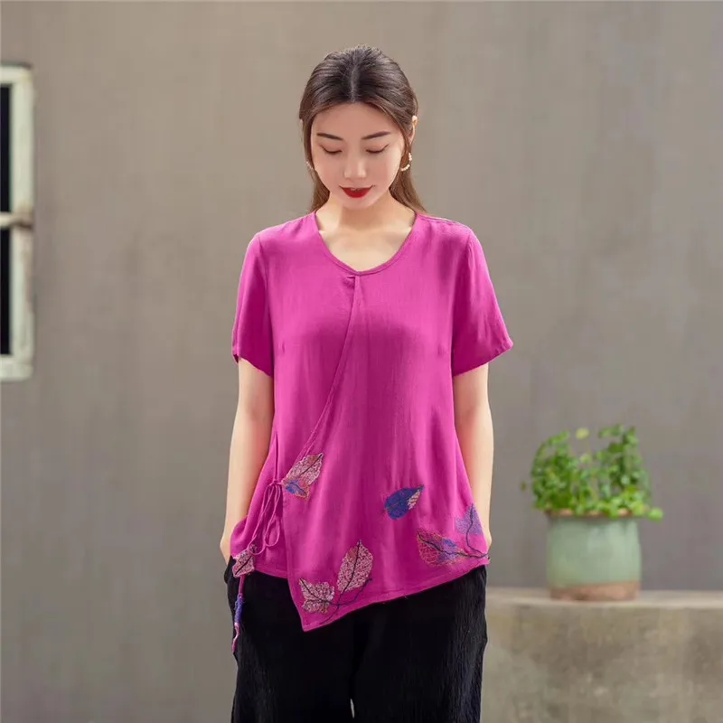 Женская льняная рубашка из рами с коротким рукавом и вышивкой |