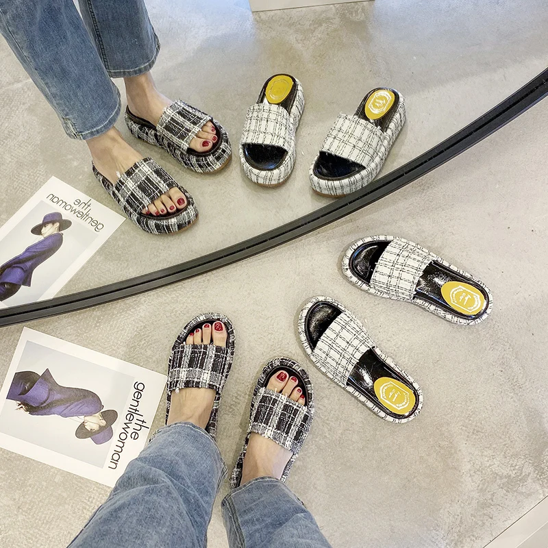 

Plaid canvas sandals women summer new fashion muffin shoes wear a word drag wild non-slip thick bottom slippers Z592