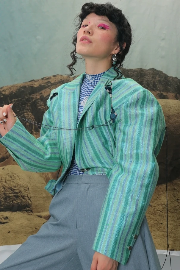 Куртка с отложным воротником и длинными рукавами DEAT в полоску высокой талией