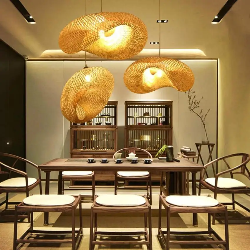 Светильник для дома в скандинавском стиле из бамбука с современным подвесом и оригинальным дизайном.