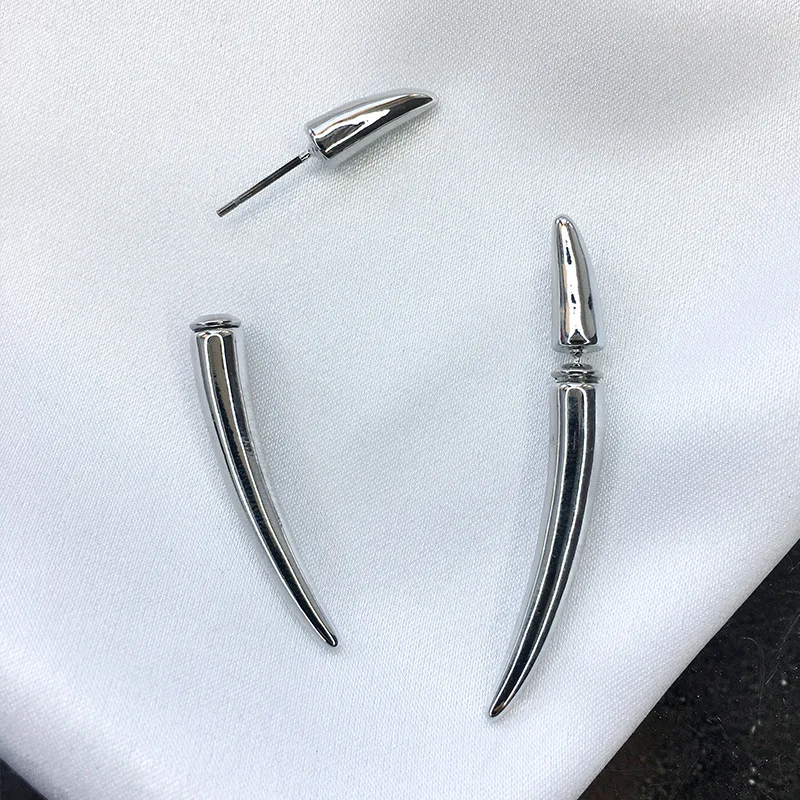 wing yuk tak Fashion Punk Horn Earrings For Women New Copper Rivet Stud Earrings Colorfast Party Jewelry Wholesale