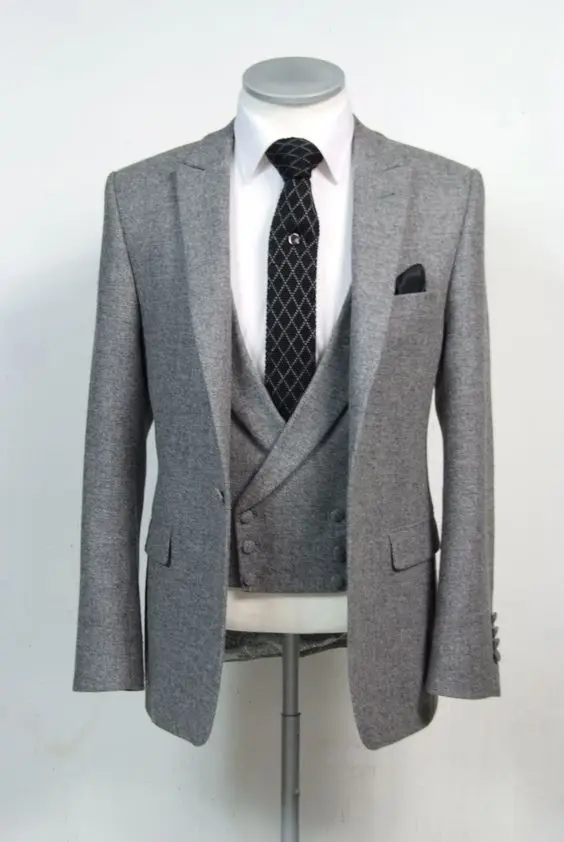 Мужской твидовый костюм облегающий из 3 предметов серого цвета с двубортным