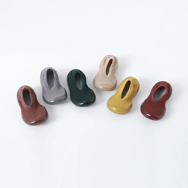 

Домашние носки для маленьких детей Нескользящие повседневные носки-тапочки удобные милые тапочки из хлопка и силикона для детей от 0 до 3 ле...