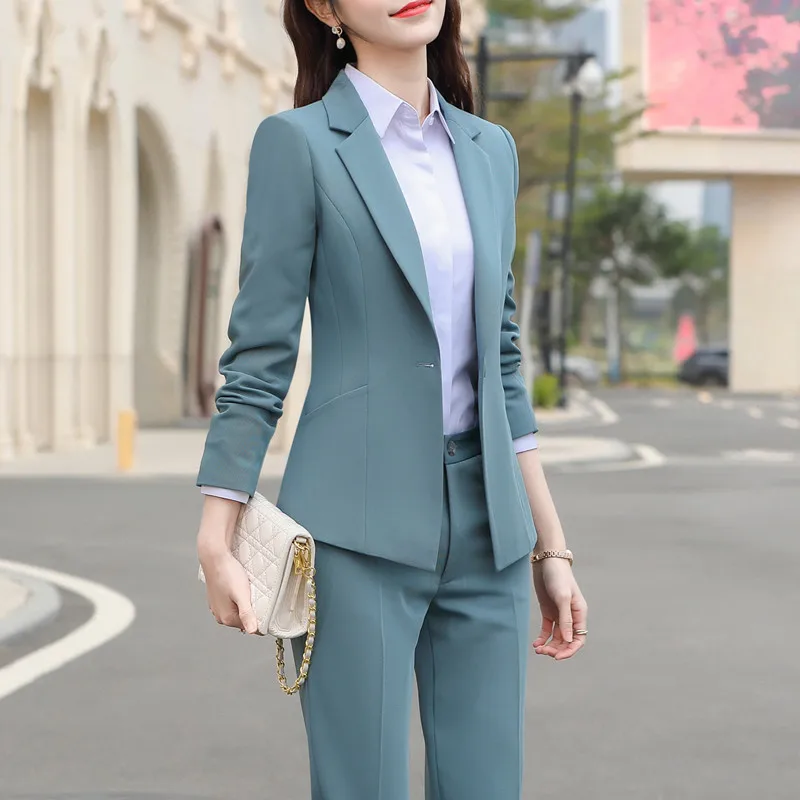 Костюм деловой женский