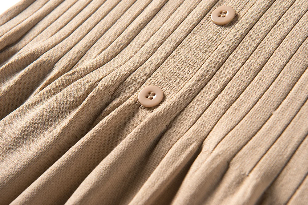 Качественные летние платья из вискозы с отложным воротником однотонные вязаные