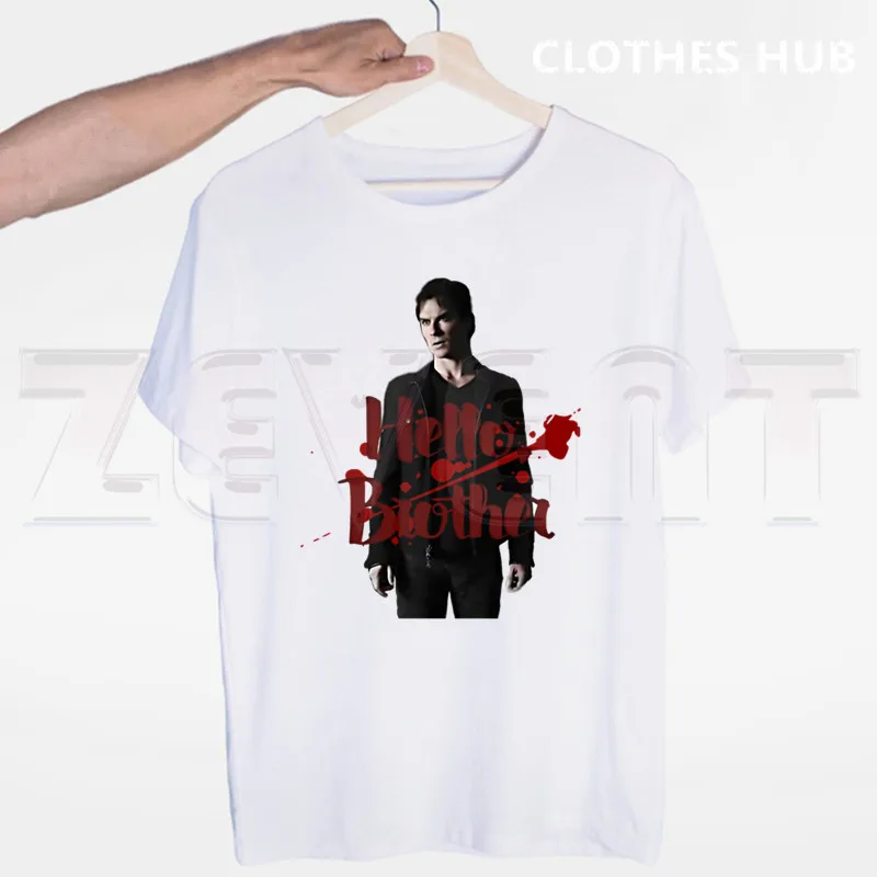 Мужская футболка с круглым вырезом Деймон Сальваторе Дневники вампира хроники