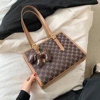 luxury brand shoulder bag letter pattern square bag pu leather bear pendant handbag elegant large capacity womens underarm bags