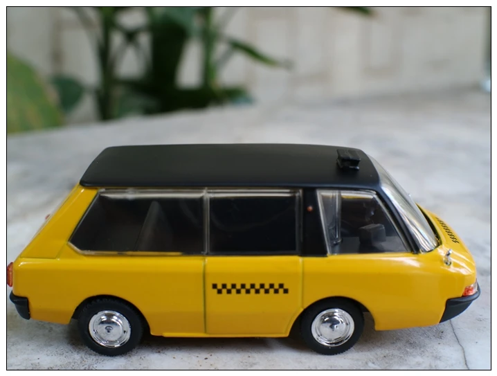 

1:43 former Soviet Union taxi alloy car model length 9.5cm