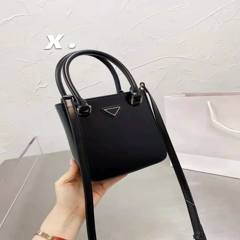 

2021 spring and summer fashion trend new patent leather underarm bag fashion casual handbag wild boutique shoulder bag