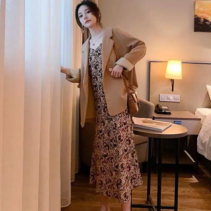 

2021 summer new dress light luxury design sense suspender skirt French minority foreign style Floral Dress