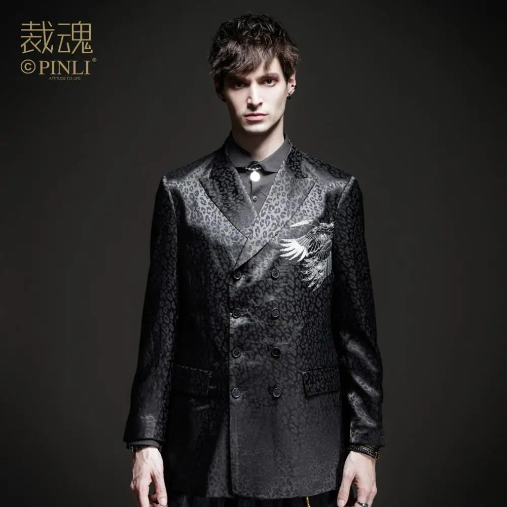 

Бесплатная доставка; Новинка; Модные повседневные мужские Soul 2020 новые весенние мужские леопардовые вышитые пальто пиджак личность BC201106107