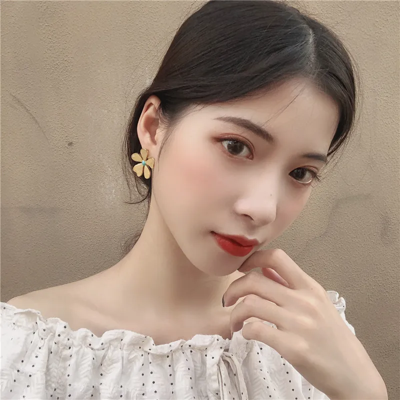 Модные цветочные лепестки серьги гвоздики Сюань атмосфера элегантности