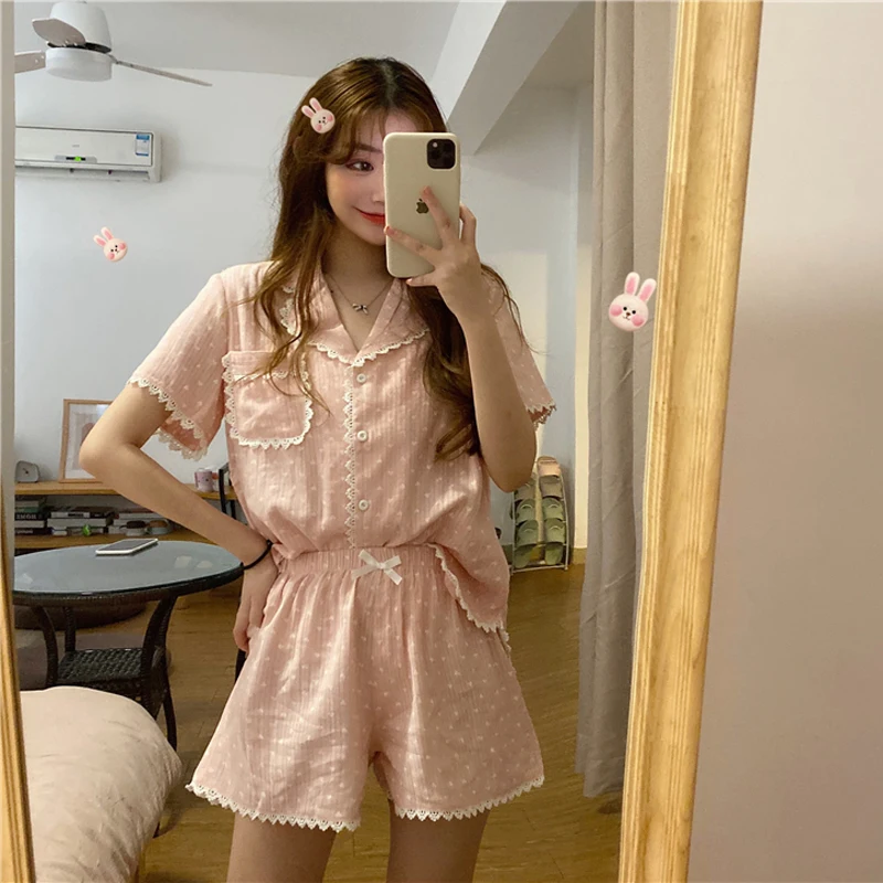 

Новинка Лето 2021 Пижама свободного покроя в Корейском стиле с лацканами в западном стиле Молодежная Пижама с короткими рукавами с прострочк...