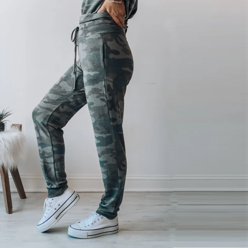 Женский спортивный костюм из 2 предметов зеленый Камуфляжный топ и брюки