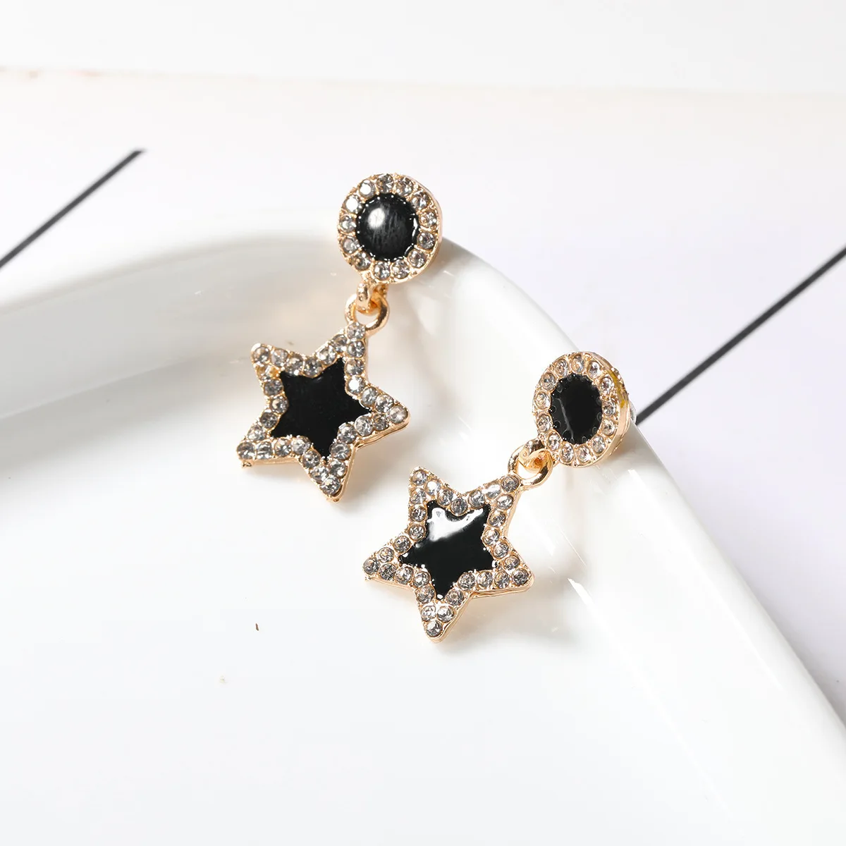 2019 Модные индивидуальные новые серьги темпераментные простые черные кристаллы