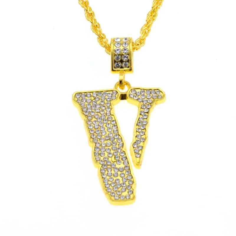 

Hot new hip-hop men's pendant fashion full of drill V-word necklace.