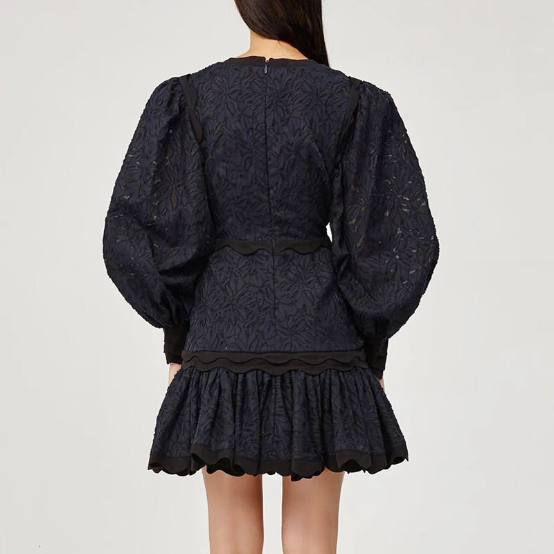 Выдалбливают Кружева платье женщины фонарь рукав высокой талии мини-платье |