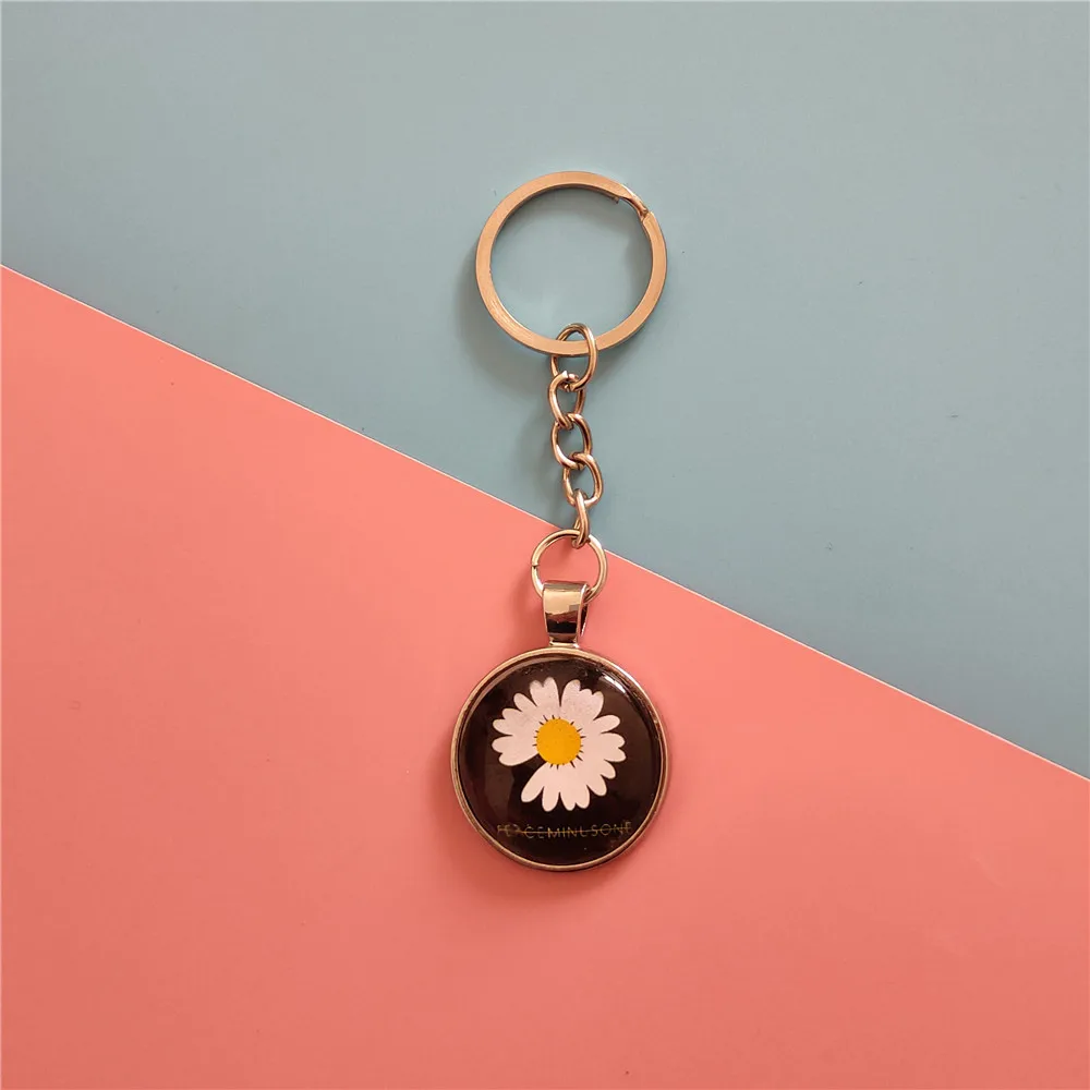 

GOT7 TWICE IKON ITZY NCT GD Metal Crystal Keychains Key Ring Ornaments
