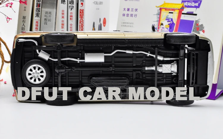1:18 Масштаб сплава игрушечных транспортных средств Jinlong Jinrui ROSTAR MPV модель автомобиля детских игрушечных автомобилей авторизованный игрушки для детей