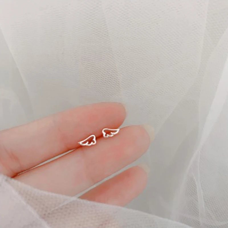 

1 Pair Stud Earrings Women's Trendy Summer Simple Niche lovely minimalist Design Sense Small Ins Wind Cool Earrings