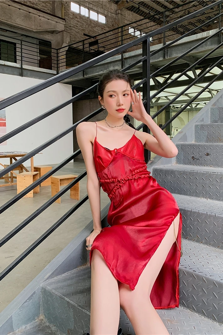

Red Stitching Translucent Sexy Dress Glossy Cross Slimming Straps Dress X-type Sleeveless Blackless Mid-length Dress for Women
