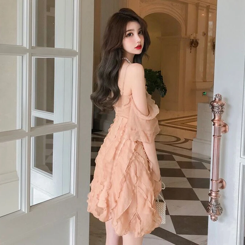 

2021Summer Sexy sweet Women Strap Mini dressVery fairy French niche waist Backless Bodycon Party Elegant fashion Club dress