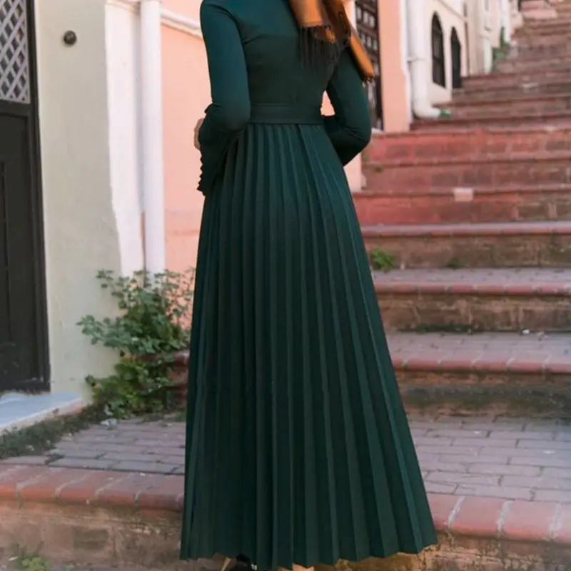 Мусульманских женщин плиссированное платье с расклешенными рукавами макси