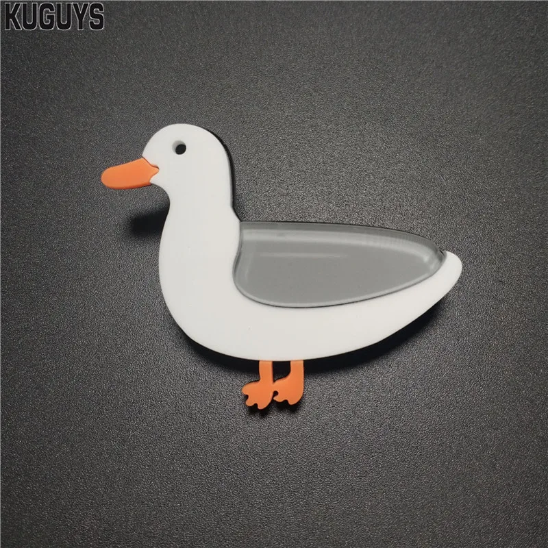 

Cute Animal Duck Brooch for Women Lovely Girl Acrylic Jewelry Collar Badges Bag Pins Trendy Accessories