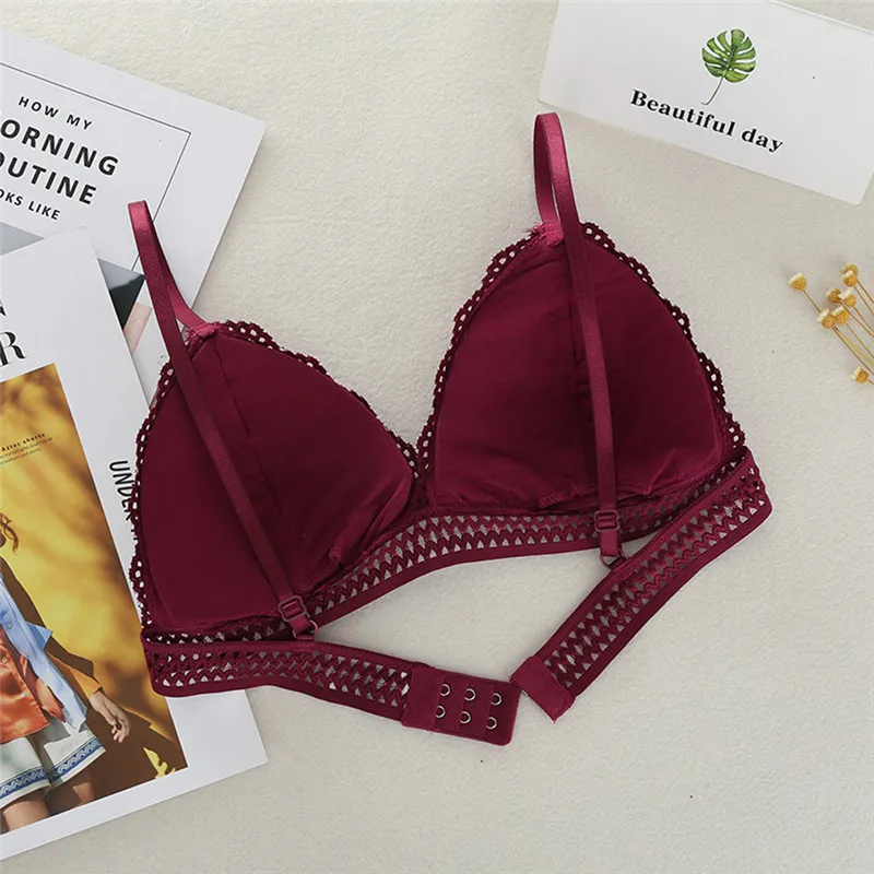 Бюстгальтер бесшовный с глубоким V-образным вырезом и чашками пуш-ап | Женская