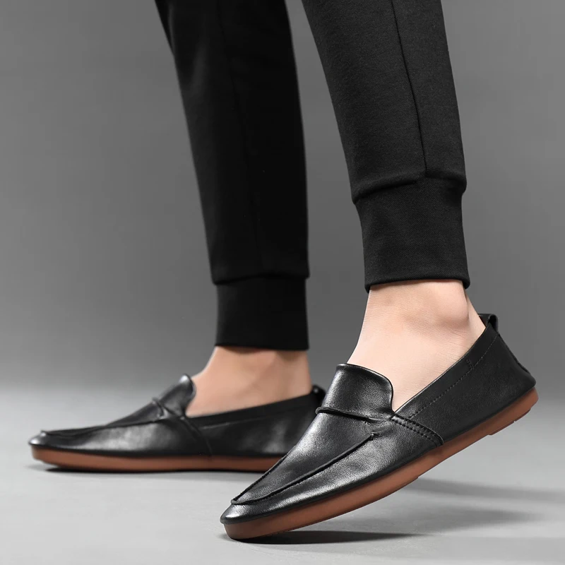 

Summer 2021 Leather Man Shoes Black White Loafers Shoes Men Breathable Hole Mens Drive Shoes Brand Fashion Men Slip On Footwear