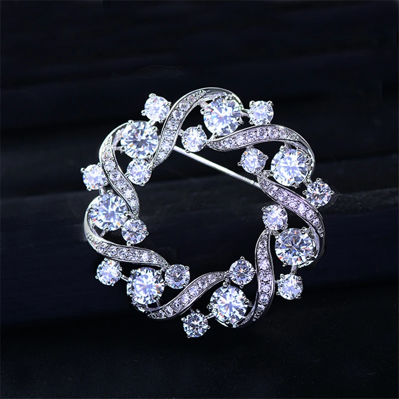 Simple White Zircon Wreath Brooch Luxe Rhinestone Garland Brooches Pin Crystal Wedding Broaches for Bridal Bouquet Dress Jewelry