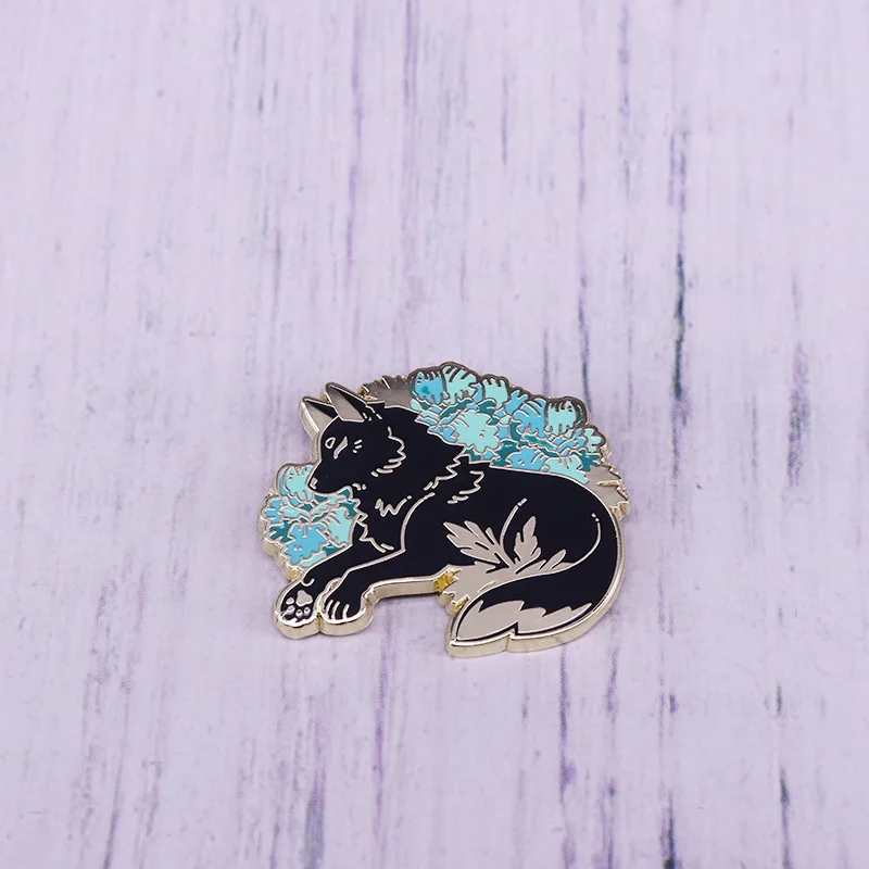 

New Arrival Wild Hunting Aconite Grass and Wolf Brooch Ferocious Animal Badge Game Label Pin for Clothes Decoration