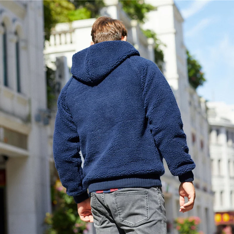 Толстовка мужская зимняя однотонная с капюшоном и большими карманами на флисе |