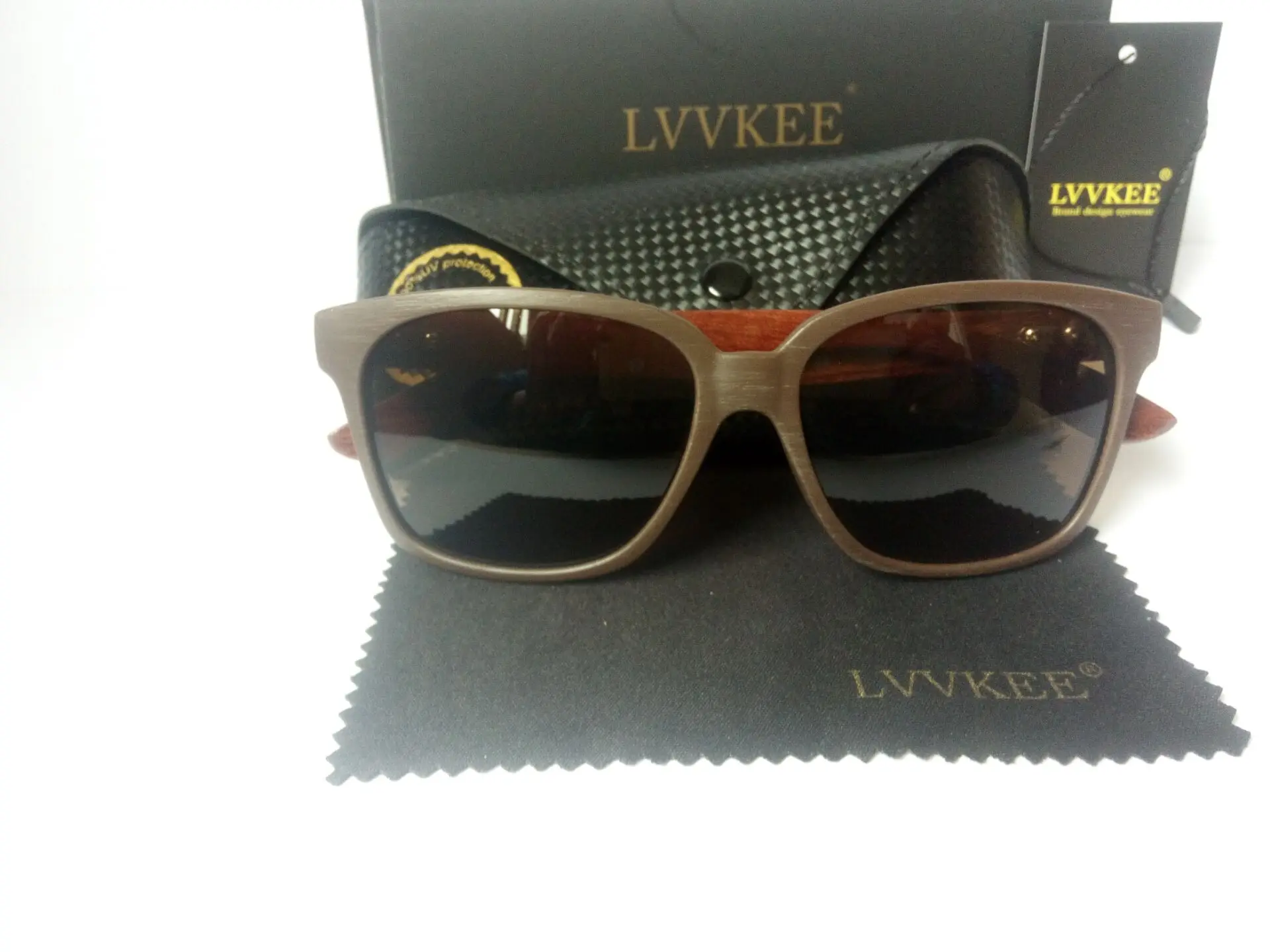 LVVKEE высококачественные женские солнцезащитные очки ручной работы из орехового