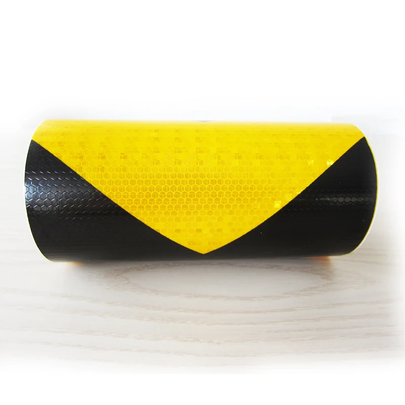 Защитная светоотражающая лента наклейки предупреждающая со стрелками для