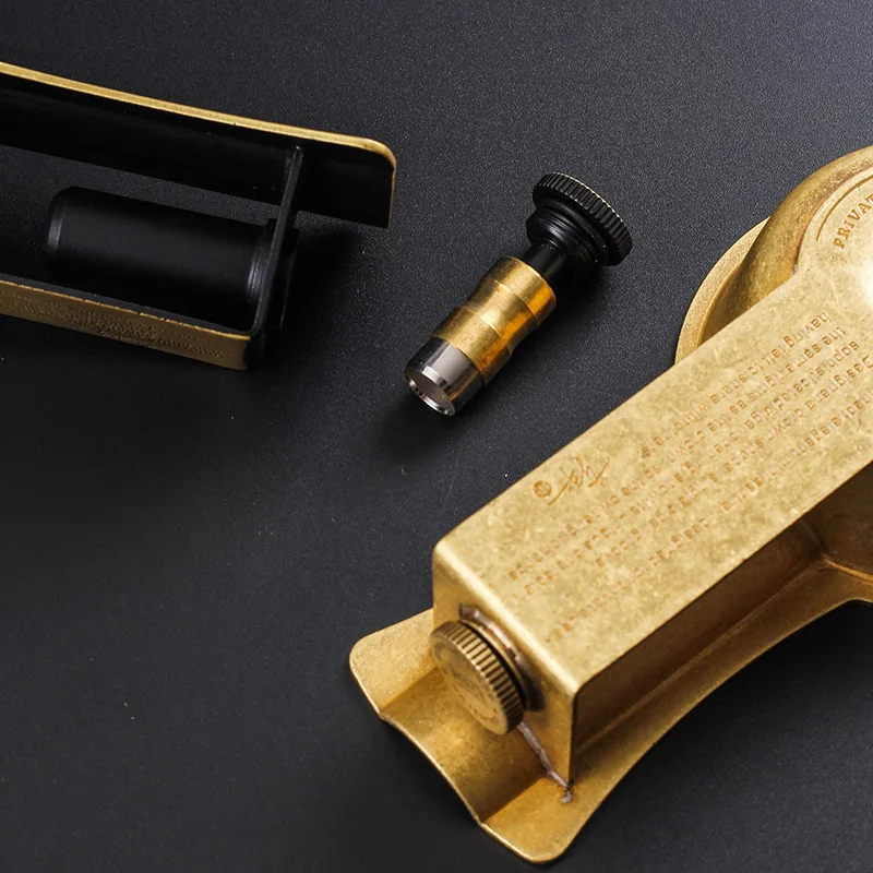 

Luxury Vintage Copper Cigar Ashtray with Hole Puncher Metal Tobacco Ash Tray Holder for Home Office Accessories Hotel Smoking