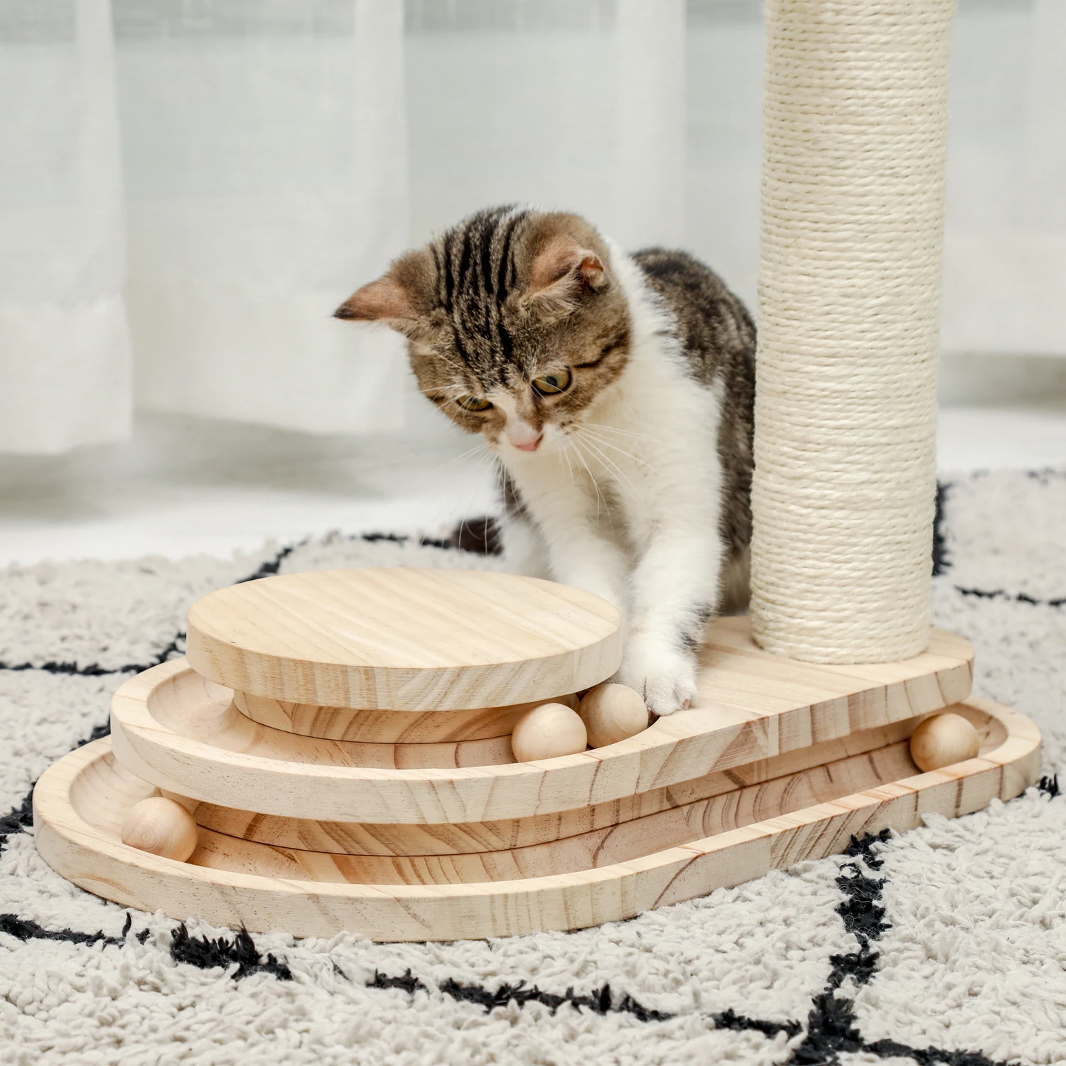 Fast Delivery Pet Cat Tree House Tower Condo Wood Cat Scratching Sisal-Covered Scratch Posts Pads with Play Ball for Cats Kitten
