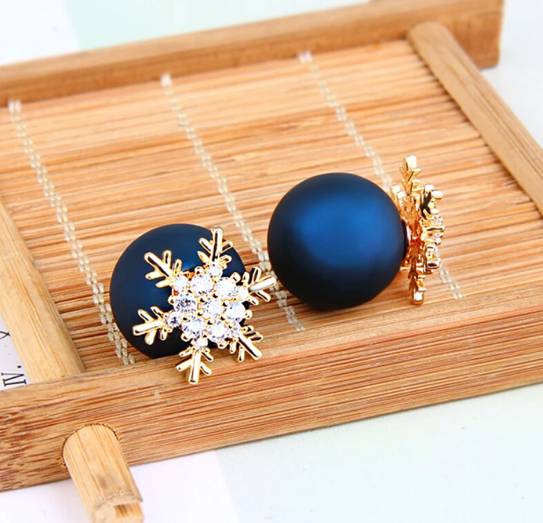 Женские серьги гвоздики с искусственным жемчугом красного и зеленого