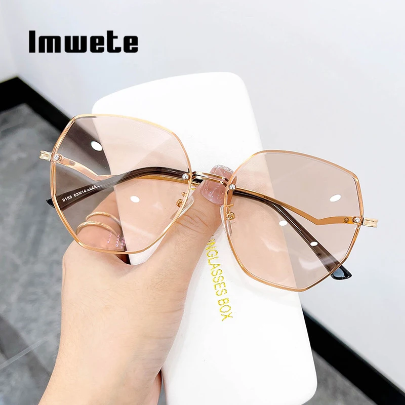 

Классические женские солнцезащитные очки Imwete без оправы, новинка 2022, нестандартные Модные солнцезащитные очки в стиле ретро с волнистыми л...