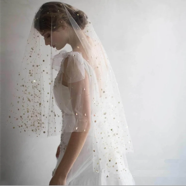 Свадебная фата с украшением в виде звезды и гребнем белый цвет слоновой кости