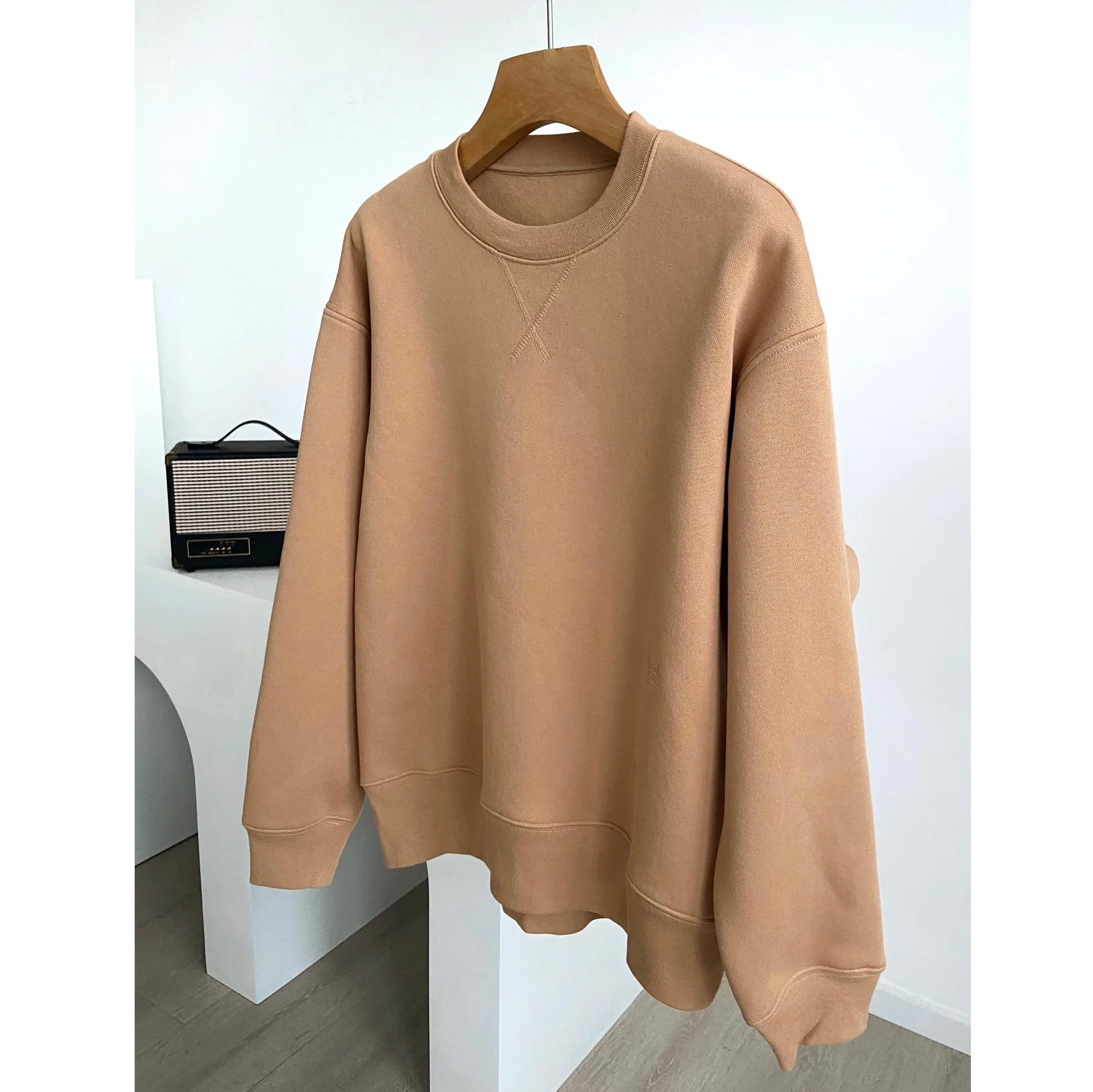 Пуловер с длинными рукавами и круглым вырезом вельветовый свитшот повседневный